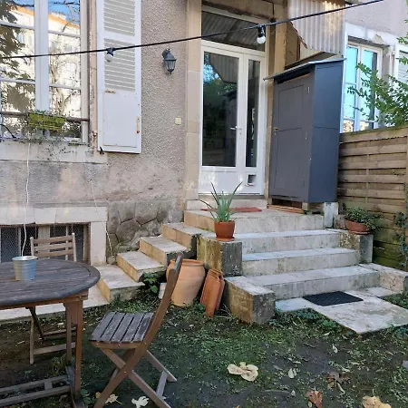 Joli T3 Avec Jardin 아파트 포